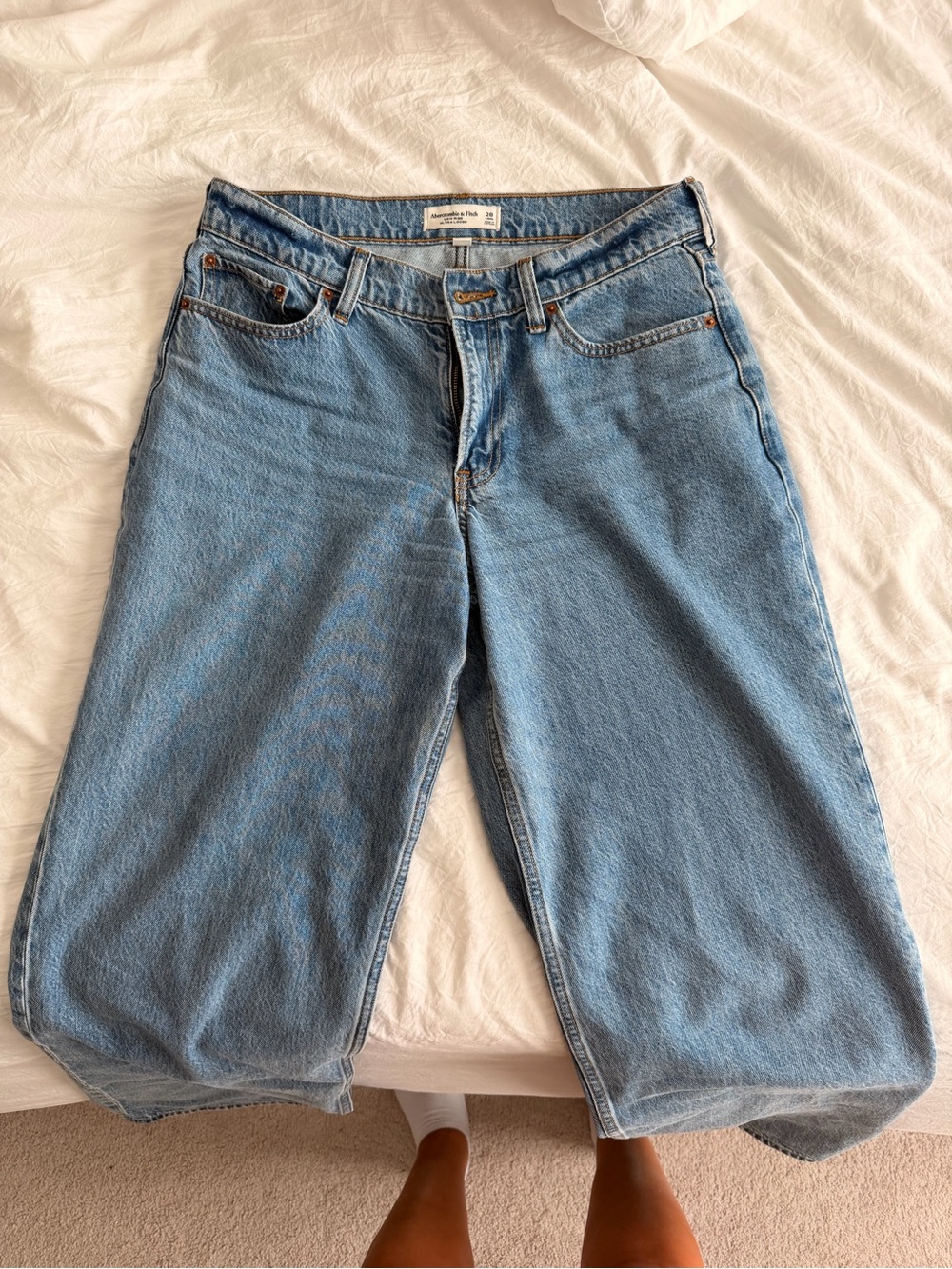 Abercrombie & Fitch curve love low rise wide leg jean